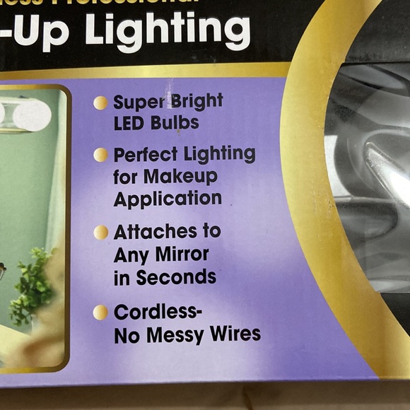 Brand New in Box Studio Glow Cordless Makeup Light - Picture 7 of 11